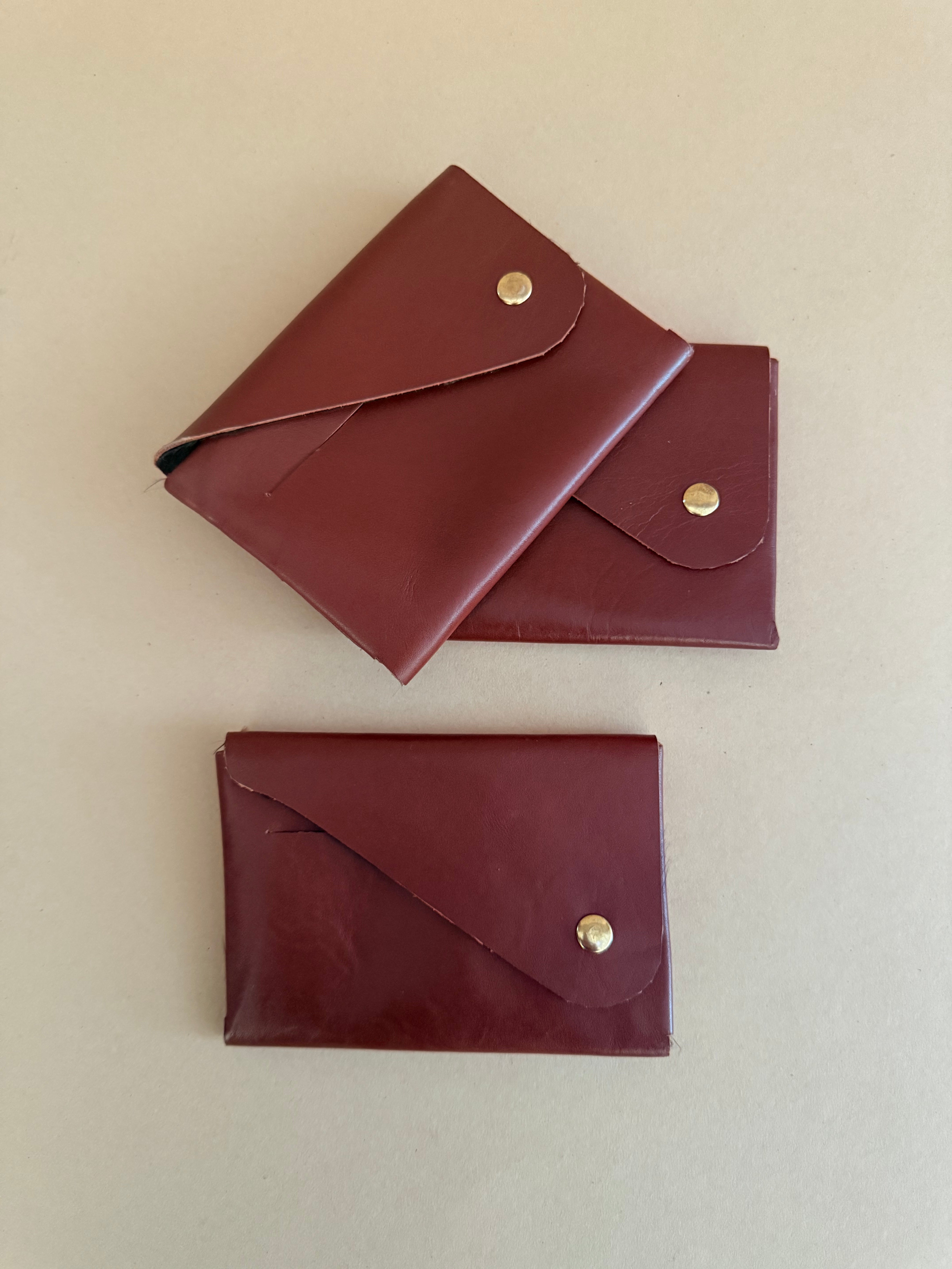 EliteEdge: Business Card Holder