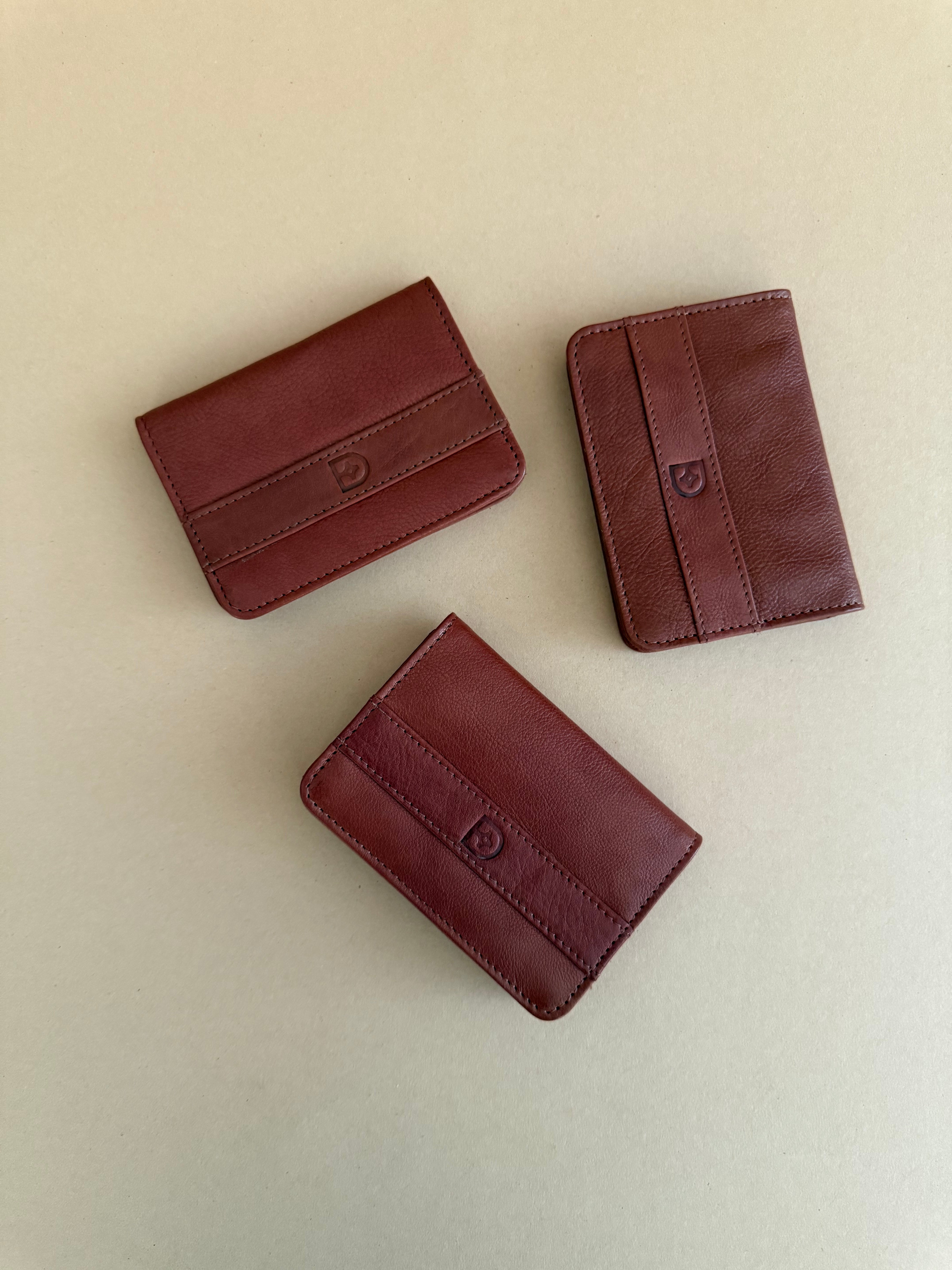 HoldSmart – Business Card Holder