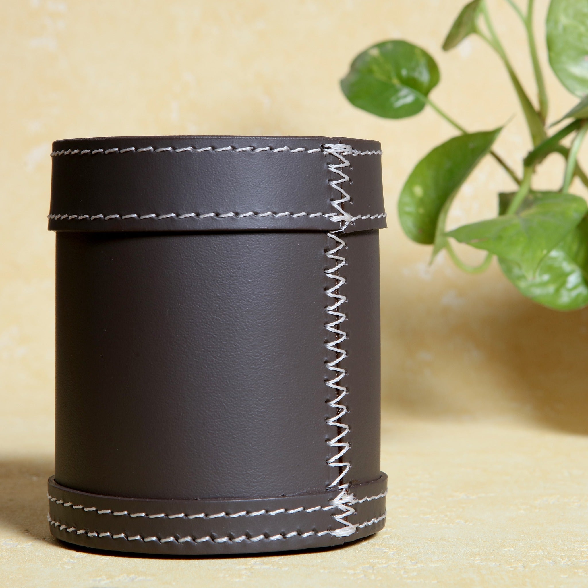 Pencup -Brown