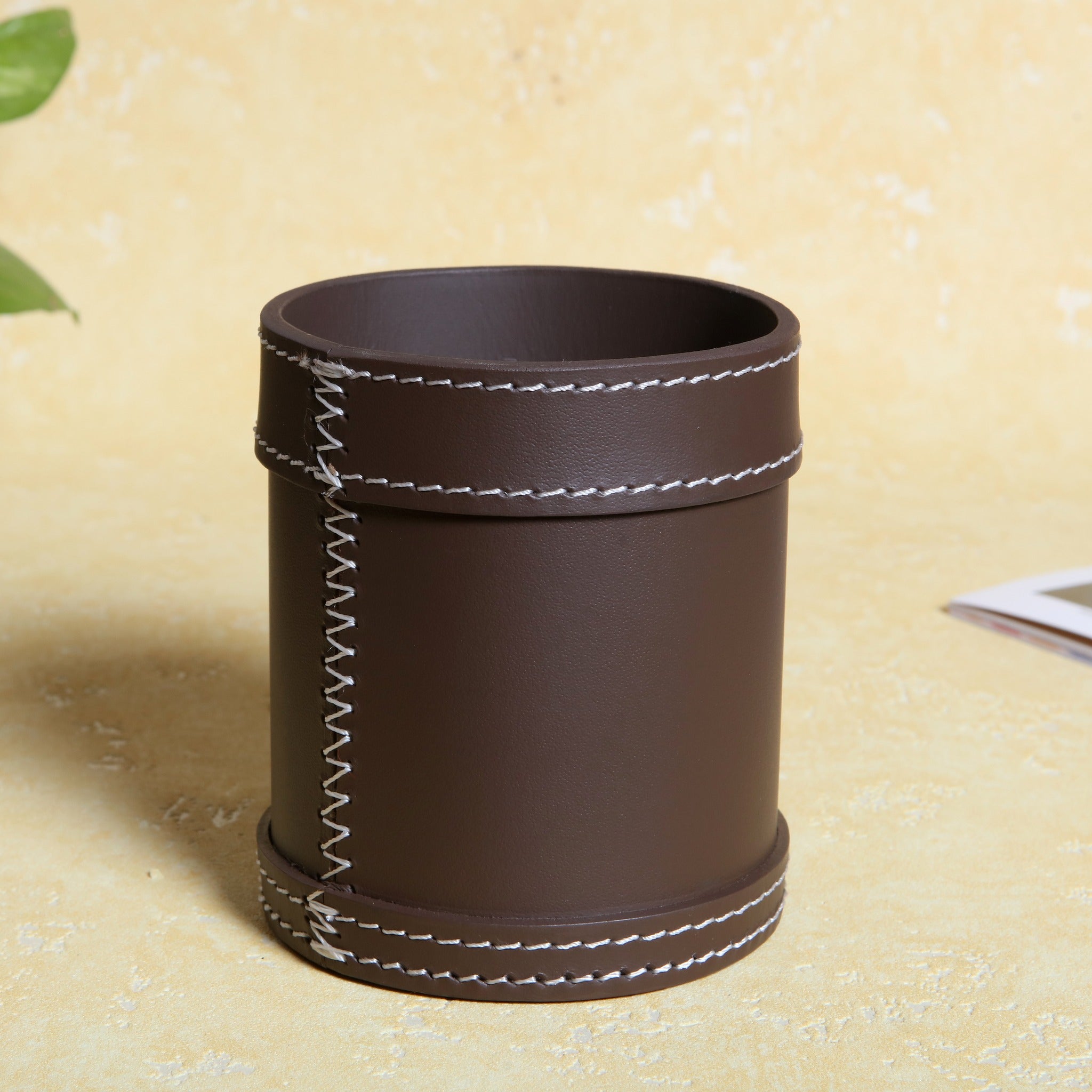 Pencup -Brown