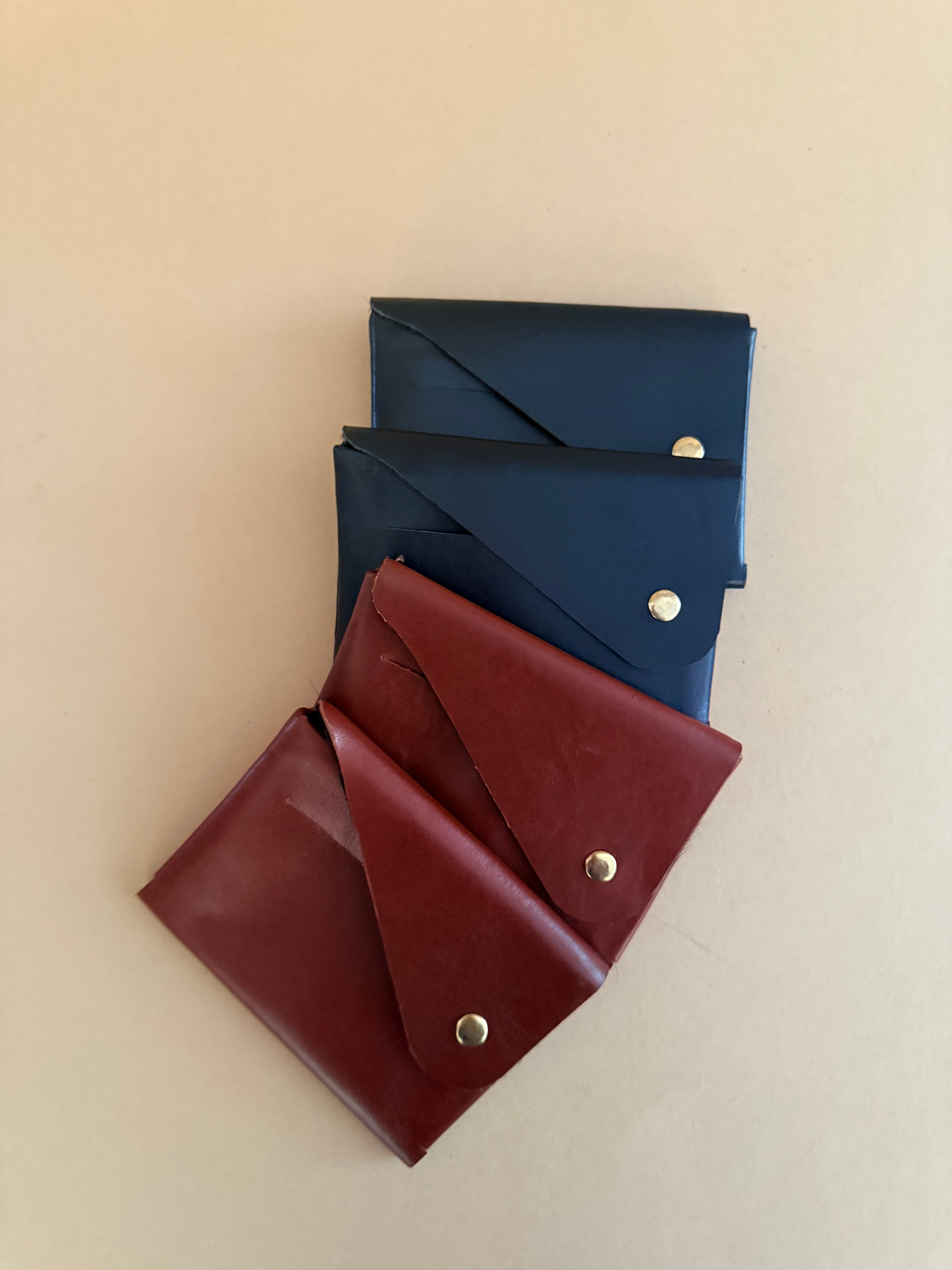 EliteEdge: Business Card Holder