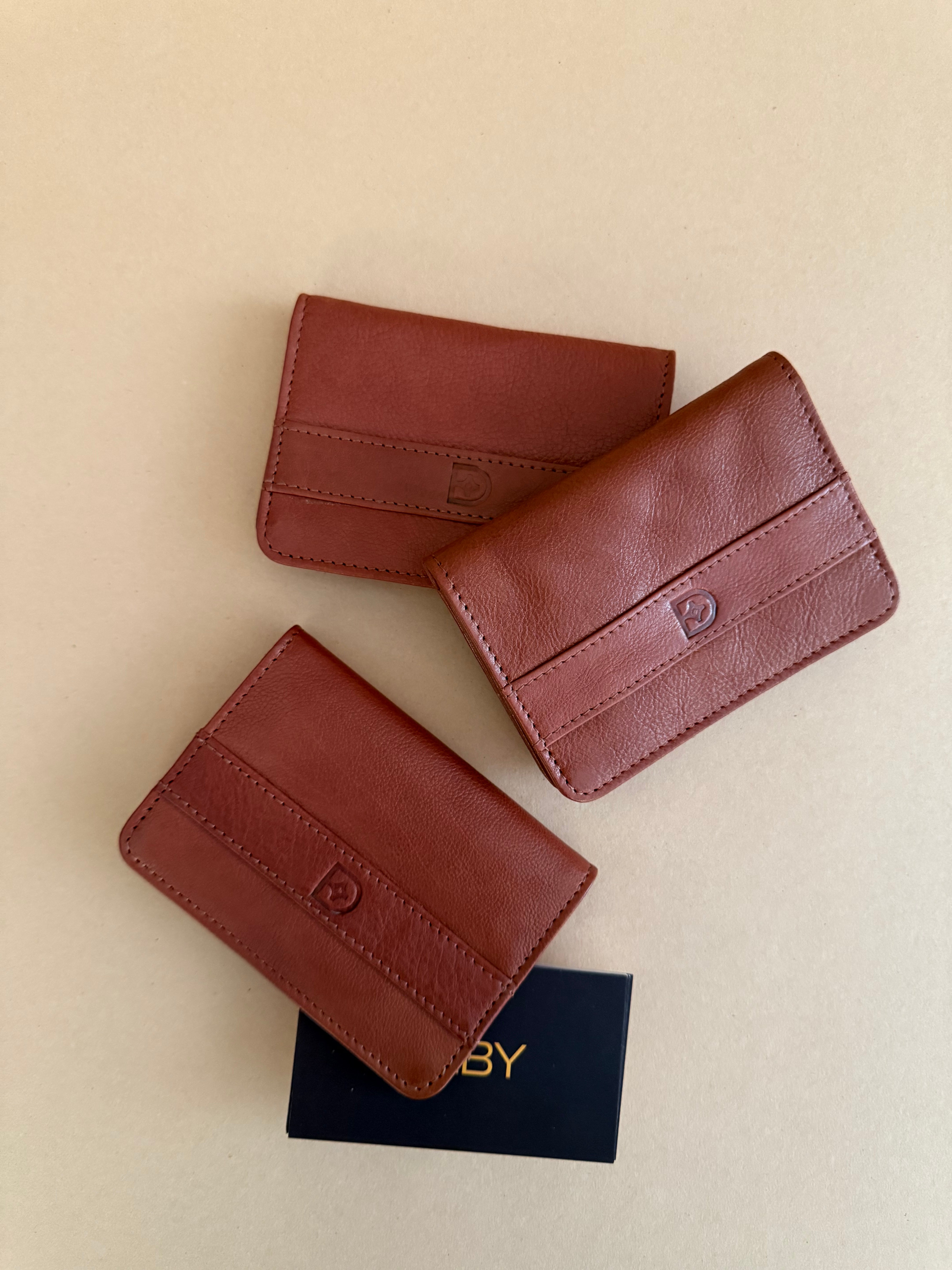 HoldSmart – Business Card Holder